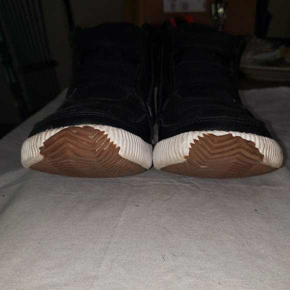 Sorel Black Leather Athletic Booties - Picture 5 of 11